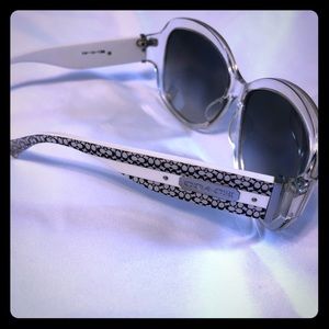 Authentic Coach sunnies!